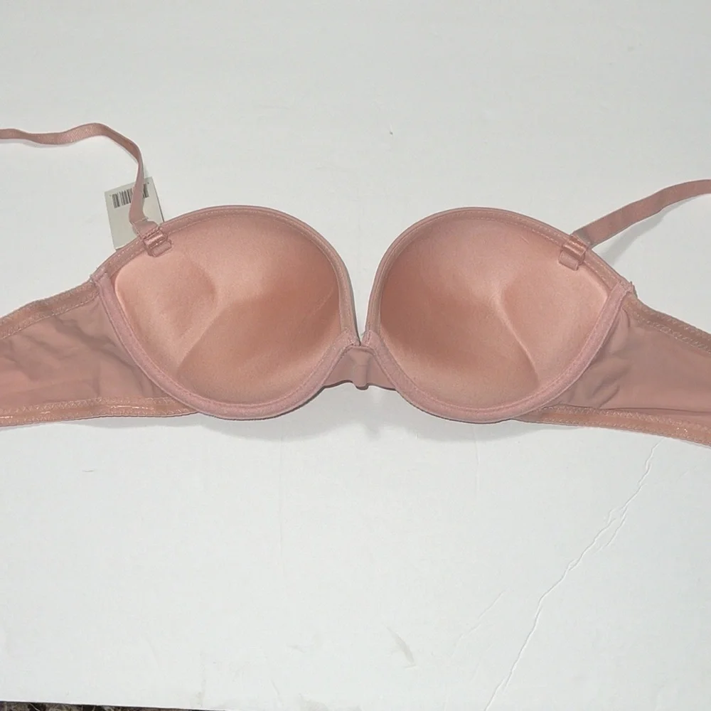 Super Push Up Multi-way Strapless Bra 3 Hooks. Ilys Lumie Brand & Silicon Band.